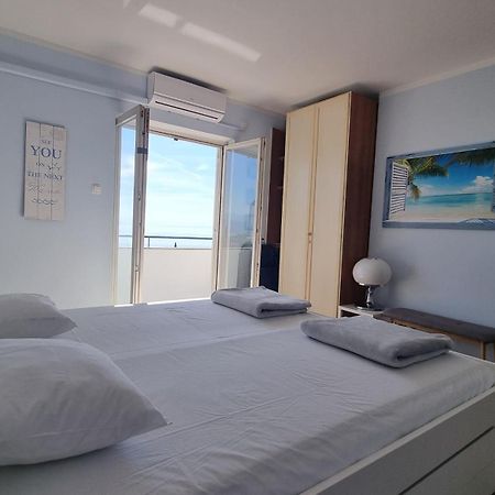 Apartment With Direct Sea View, Free Parking And Close To Beaches And Promenade 洛夫兰 外观 照片