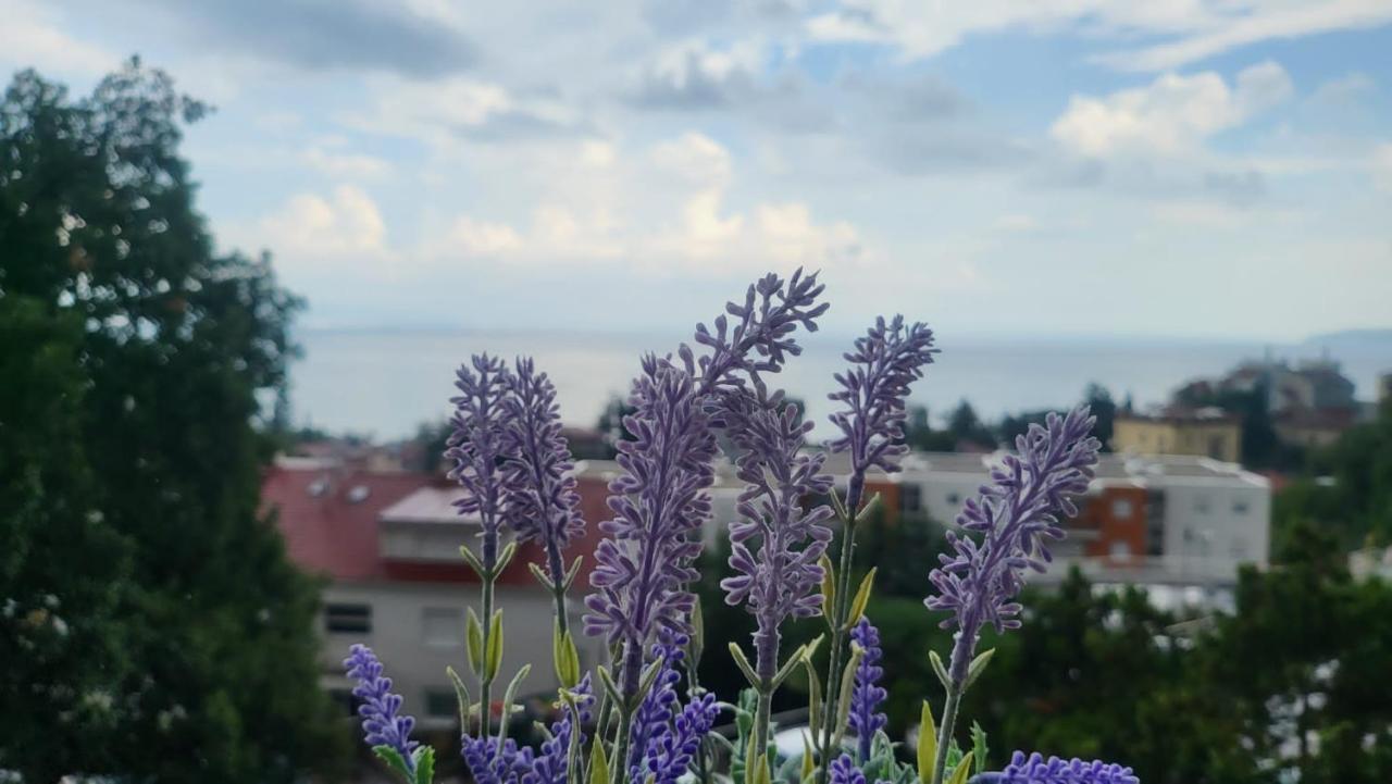 Apartment With Direct Sea View, Free Parking And Close To Beaches And Promenade 洛夫兰 外观 照片
