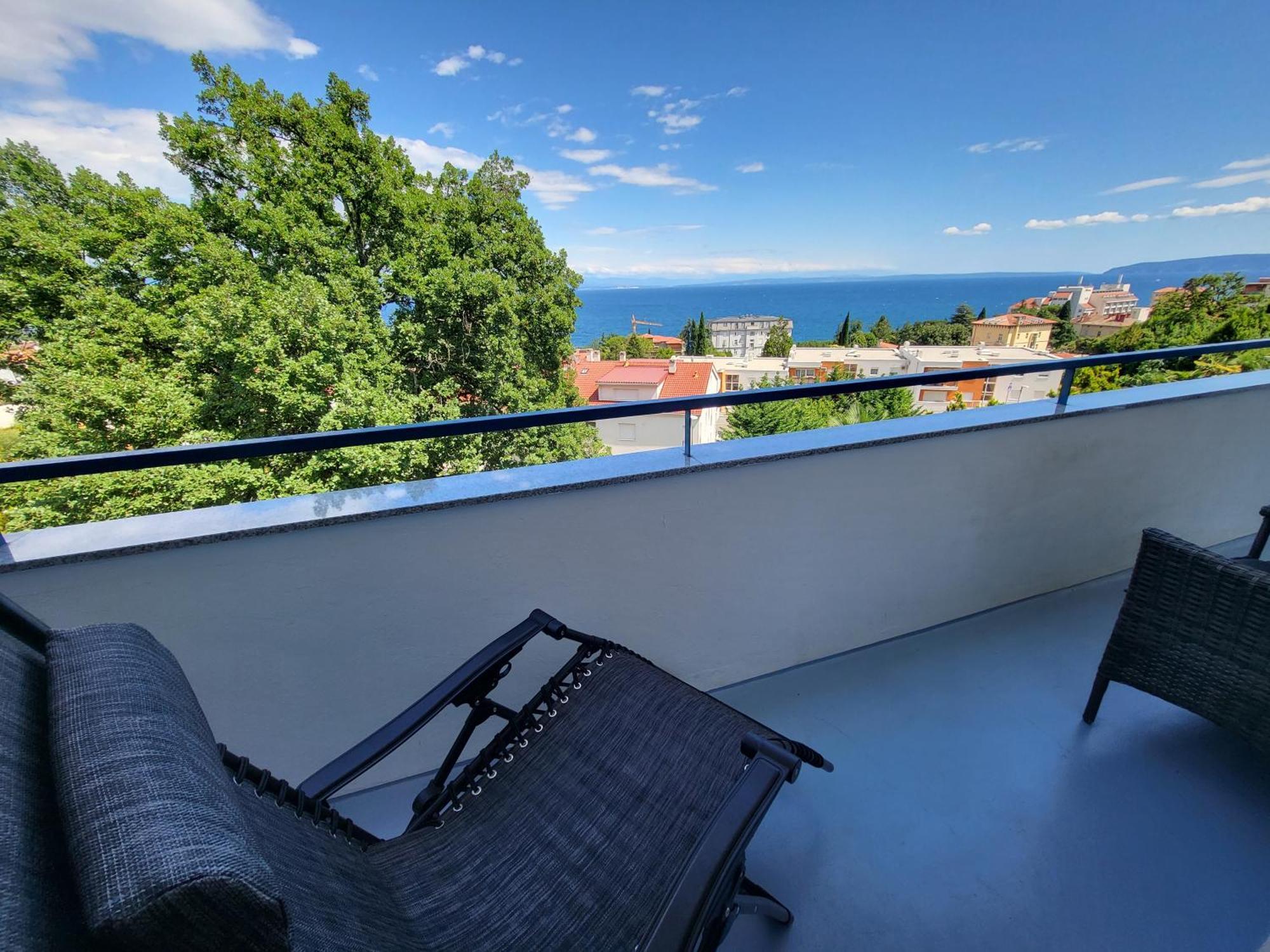 Apartment With Direct Sea View, Free Parking And Close To Beaches And Promenade 洛夫兰 外观 照片