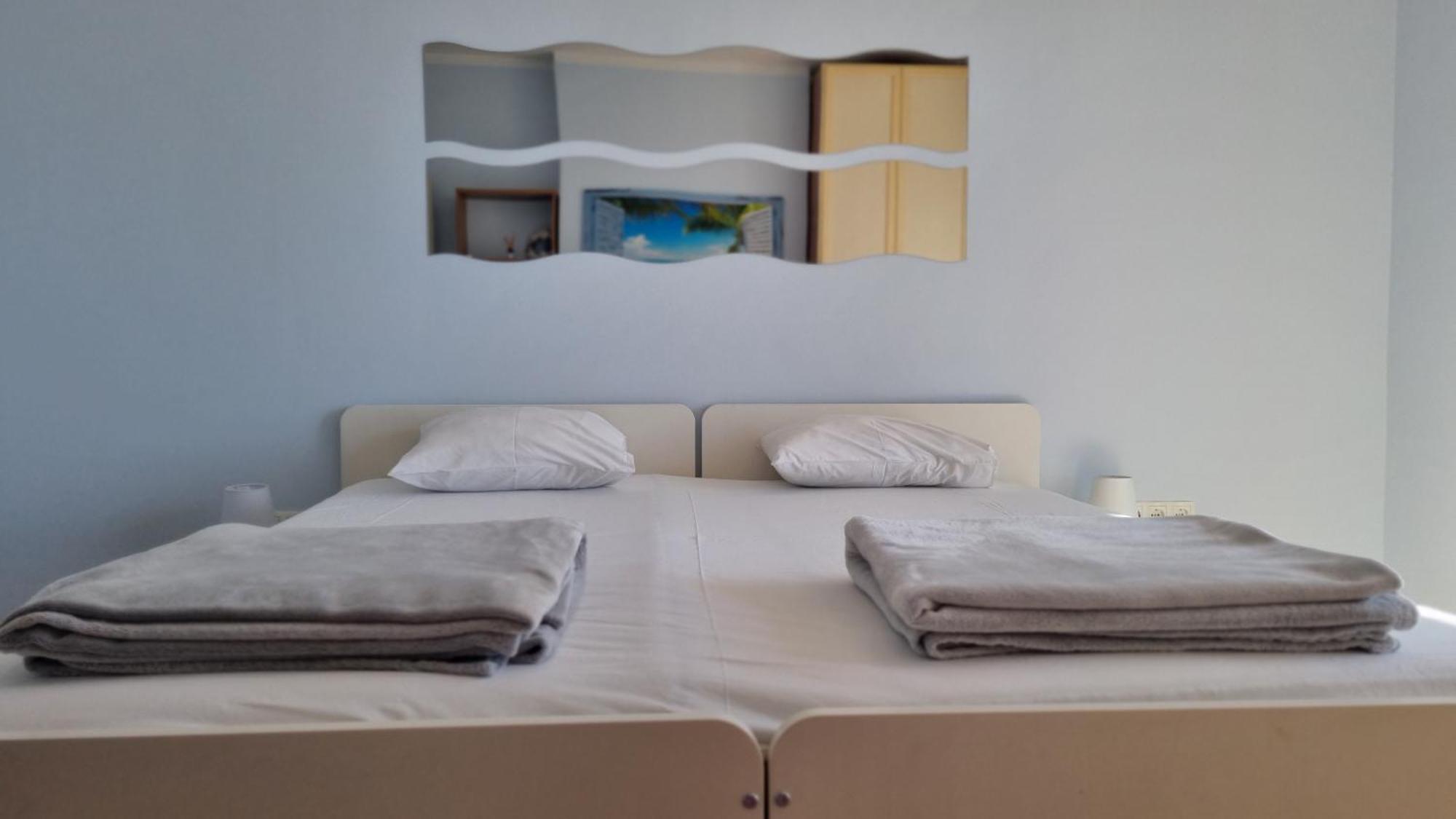 Apartment With Direct Sea View, Free Parking And Close To Beaches And Promenade 洛夫兰 外观 照片